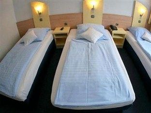 Hotel Am Wehrhahn Düsseldorf Extérieur photo
