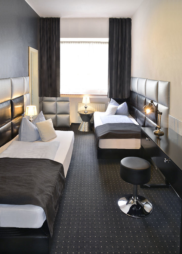 Hotel Am Wehrhahn Düsseldorf Extérieur photo