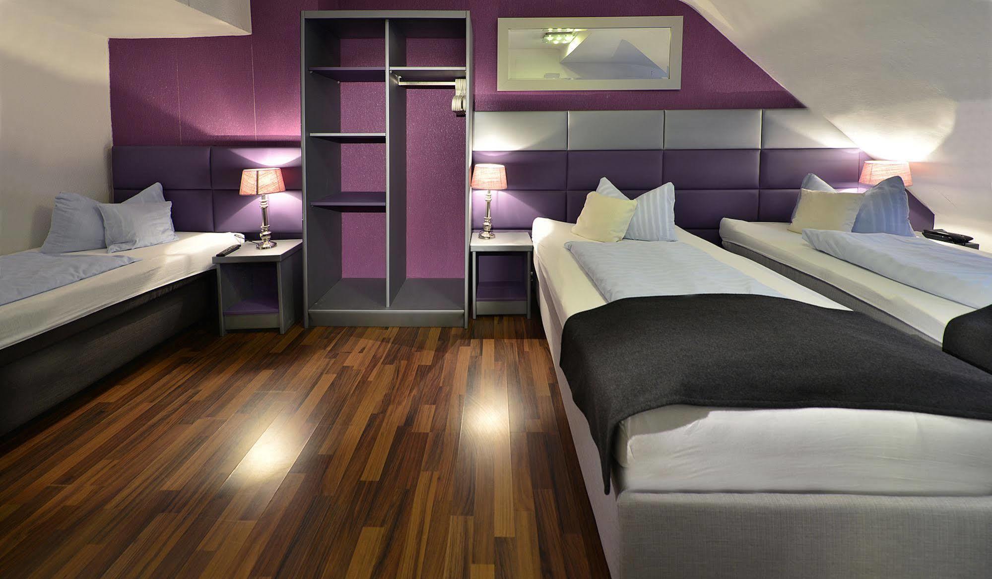 Hotel Am Wehrhahn Düsseldorf Extérieur photo
