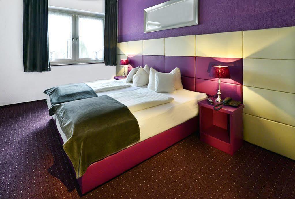 Hotel Am Wehrhahn Düsseldorf Extérieur photo